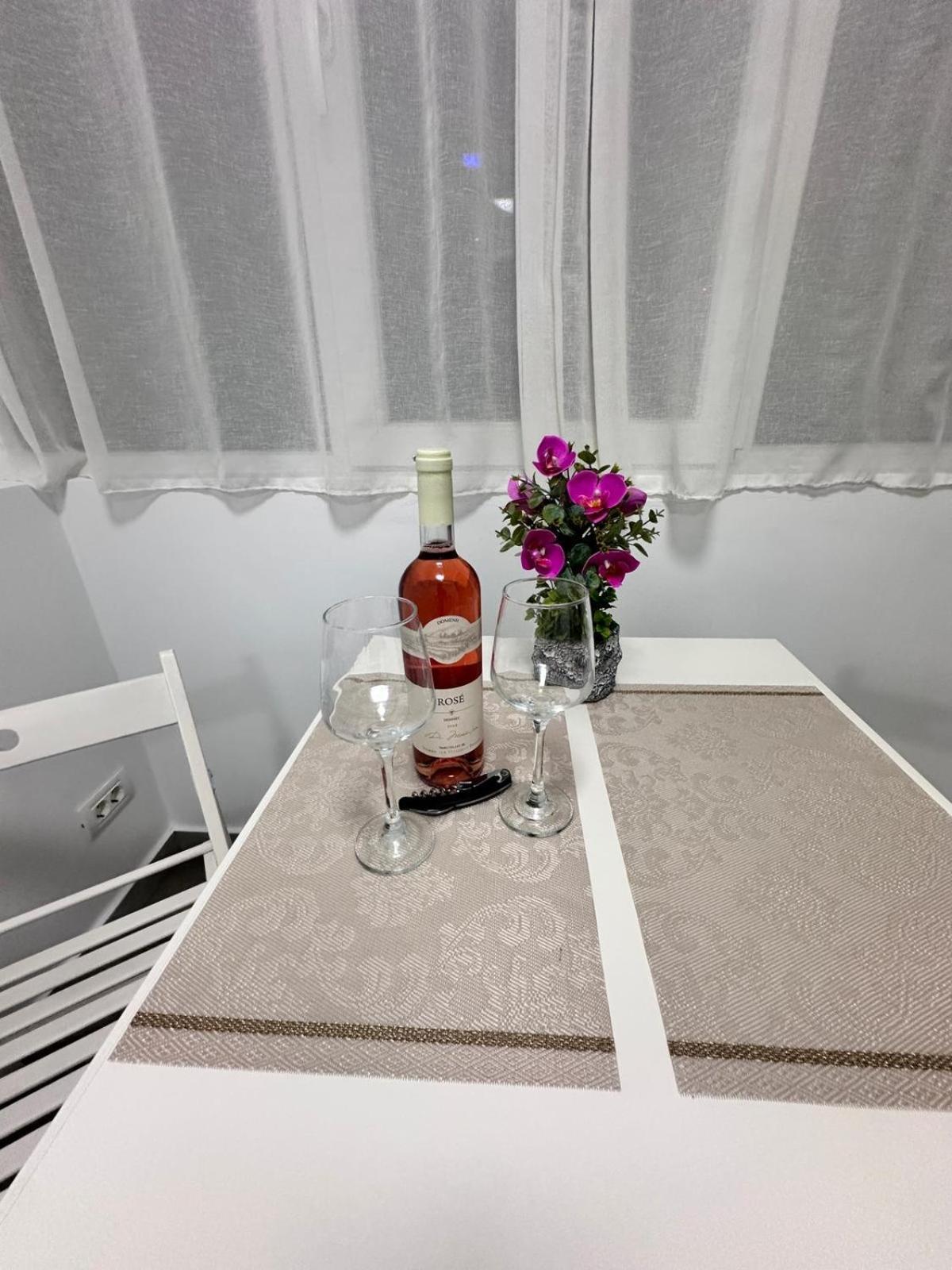 Love Light Studio Victoriei Букурещ Екстериор снимка