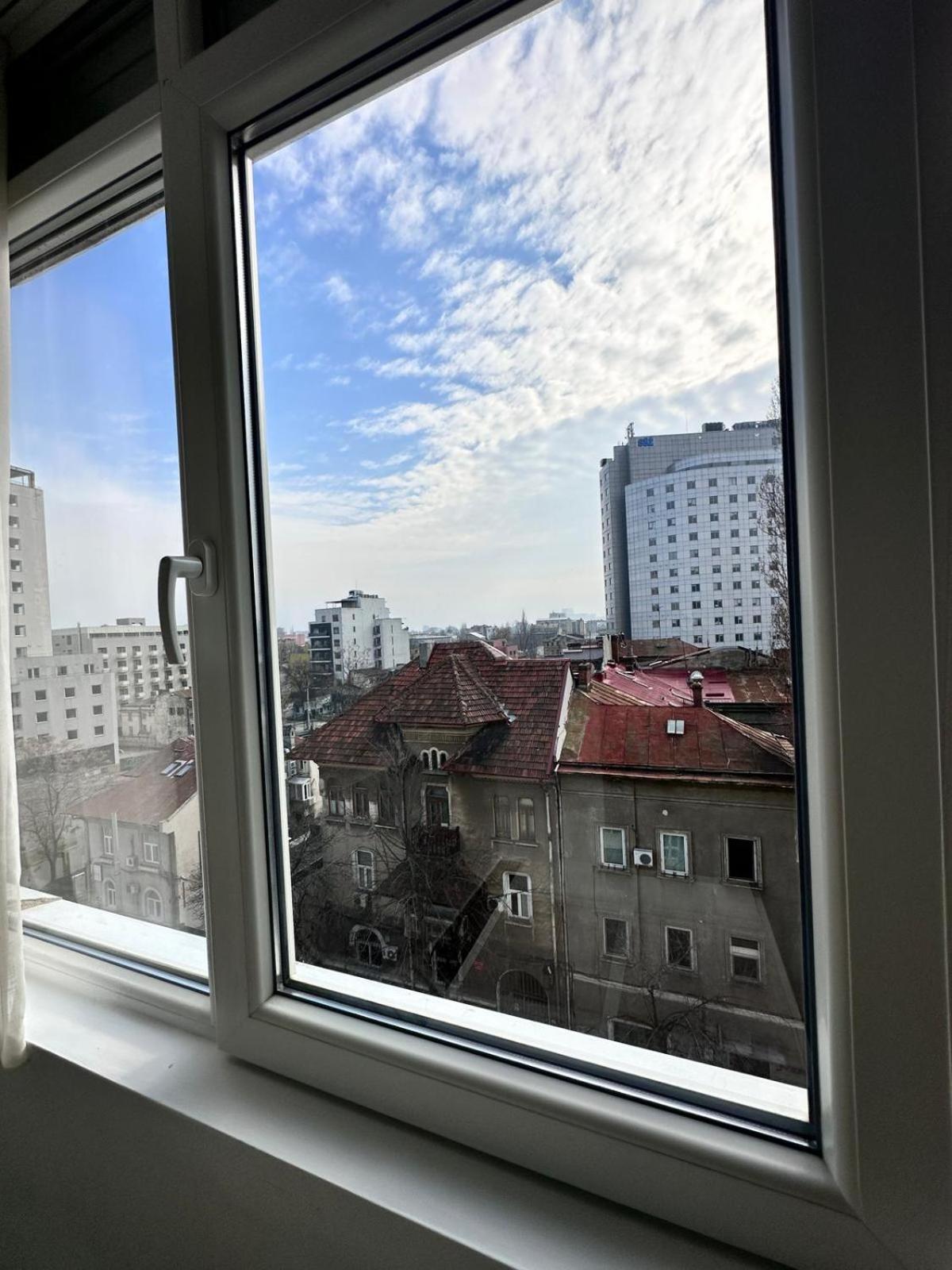 Love Light Studio Victoriei Букурещ Екстериор снимка